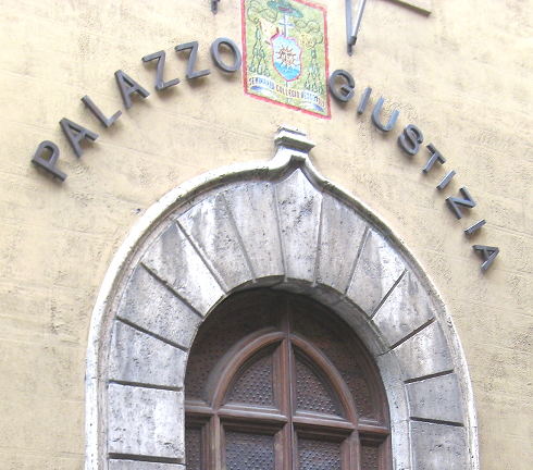 Palazzo Giustizia Rechtsanwalt